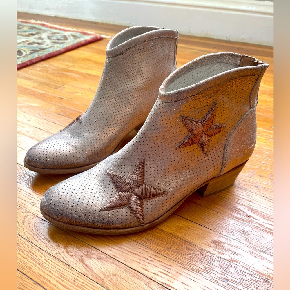 Divine Follie rose gold star booties